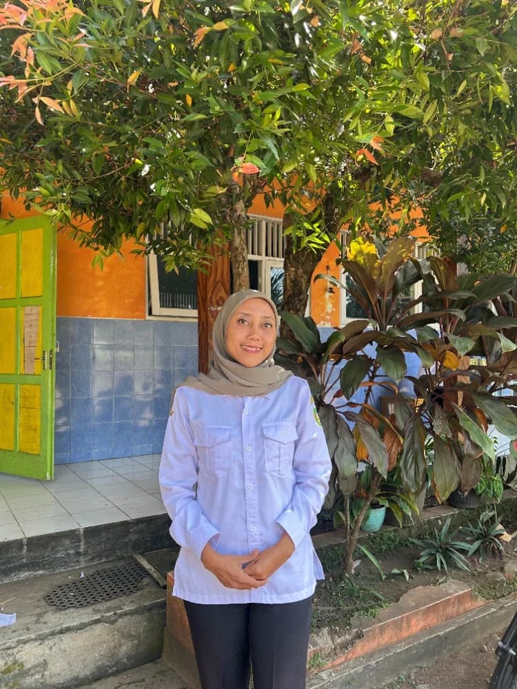 Charolina Sulistiowati, S.Pd